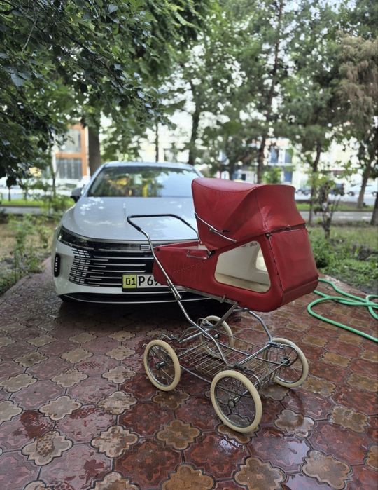 Продам раритетную детскую коляску