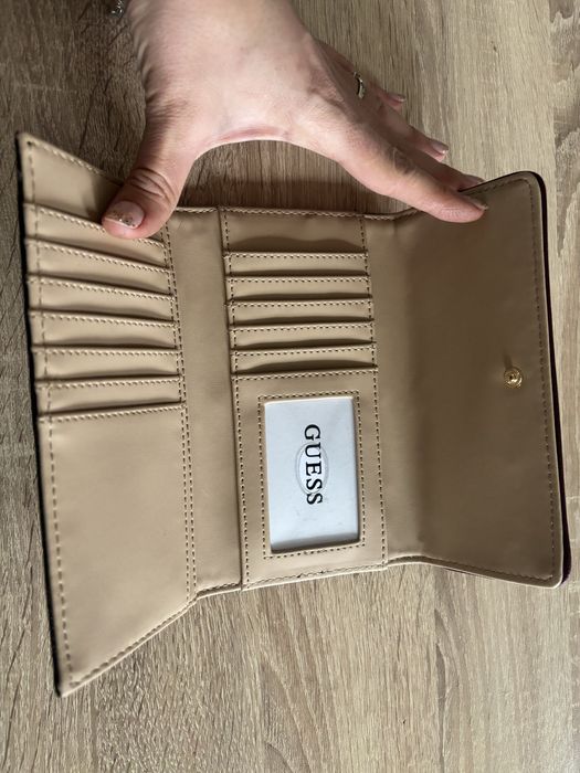 Портмоне Guess ново от Америка
