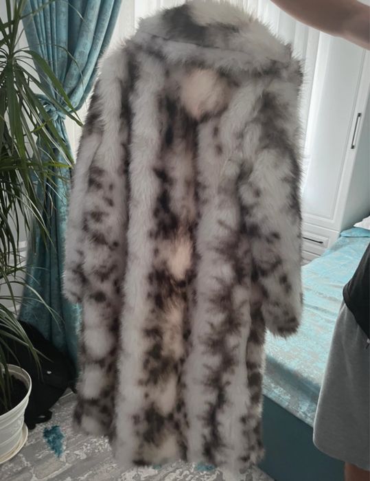 Blanita tip palton alb cu negru