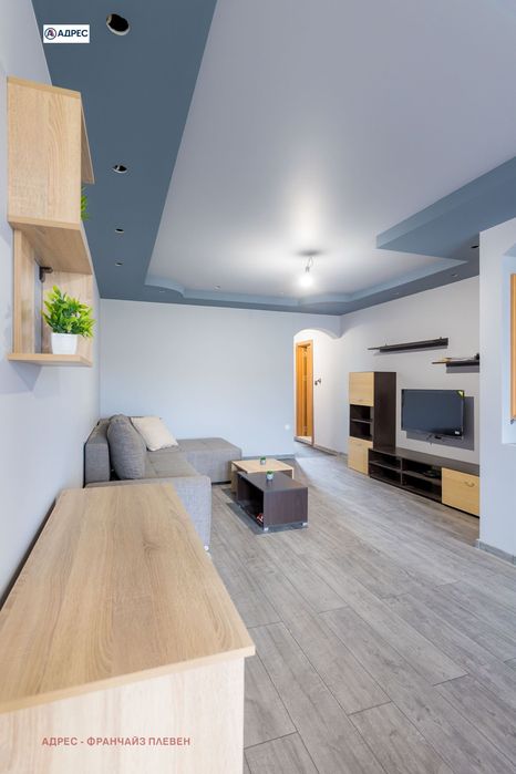 Продава се Тристаен апартамент в Плевен, Широк център - 85 кв.м за 1883 €/кв.м - Снимка #2