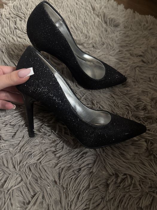 Блестящи черни токчета/обувки на ток
