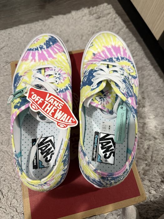 Adidasi Vans of the Wall