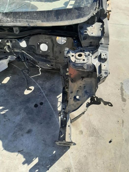 lonjeron cu semi aripa stanga mazda 2 de