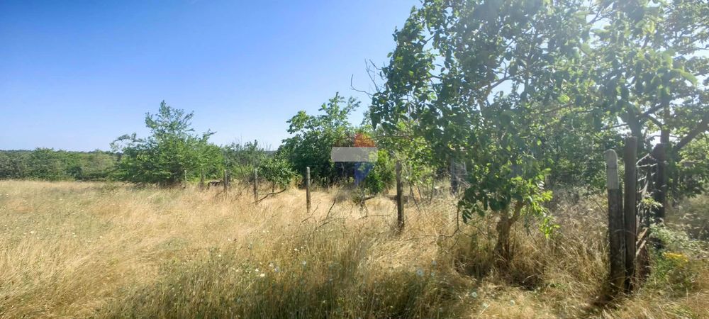 Парцел за строителство на къща, местност Летище, с.Звездица, ЙГ