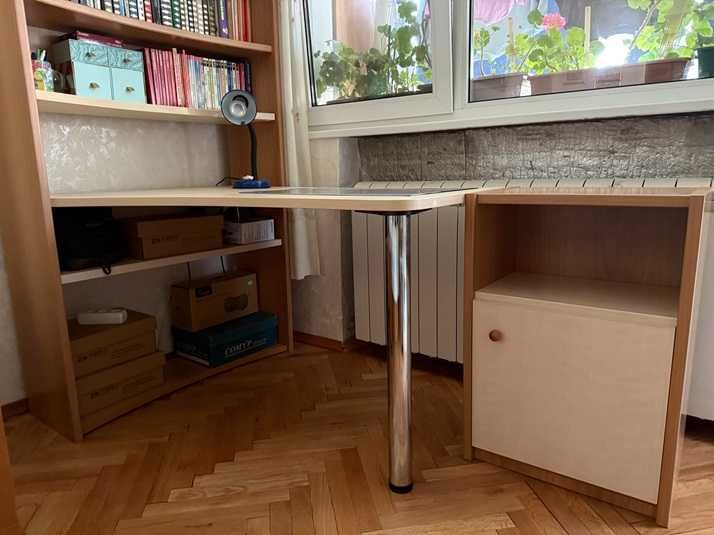 Ергономично ученическо детско офис бюро с етажерка + подарък