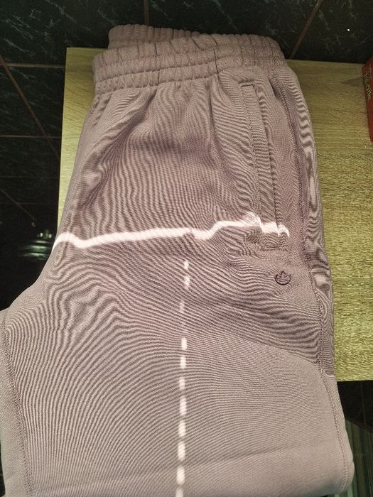 Ново долнище адидас