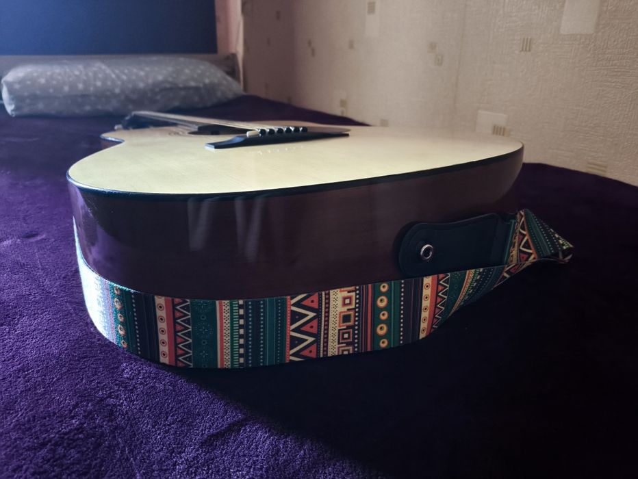 Электроакустическая гитара