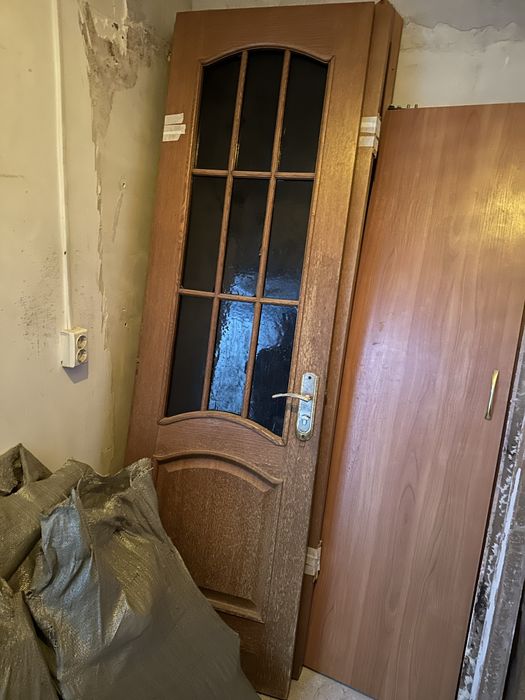 Продам две двери