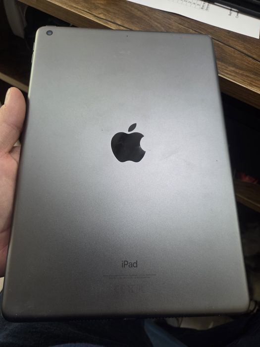 Продам Айпад 9 на 64гб