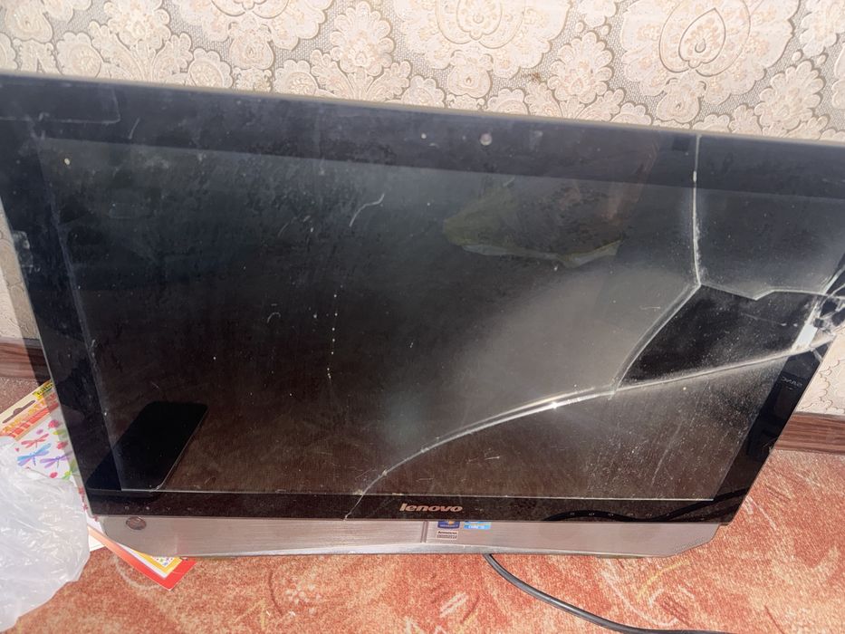 Моноблок Lenovo — на запчасти / под восстановление