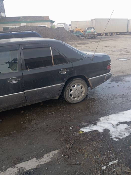 Мерседес 124 2.3автомат