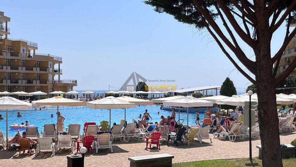 Просторен тристаен апартамент с морска гледка в к-с Midia Grand Resort, Ахелой