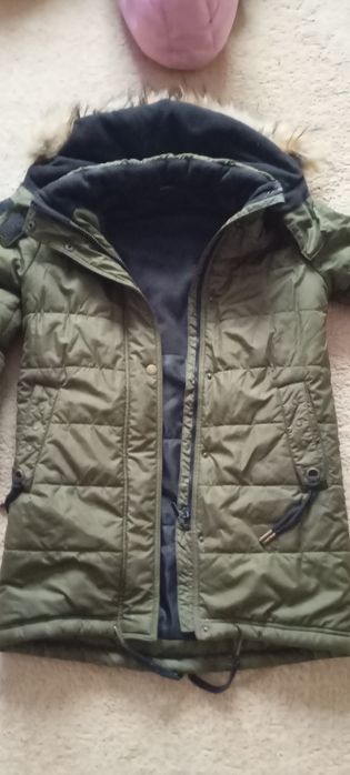 Зимняя куртка с капюшоном