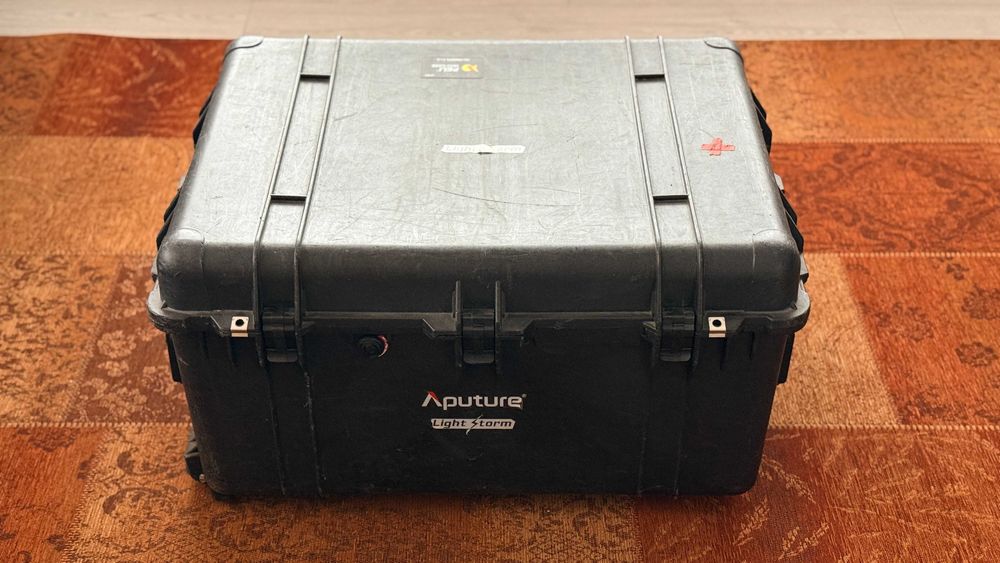 Aputure LS1c kit 4 lumini led cu hard case