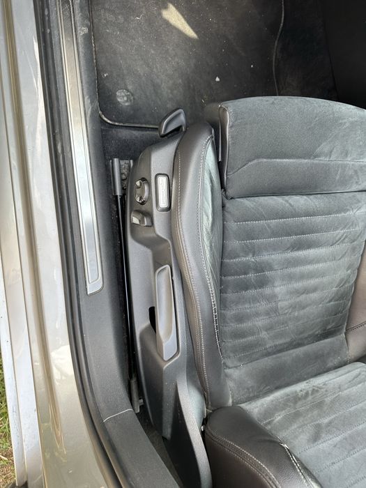 Interior complet piele Vw Passat B8 break 2016 alcantara incalzire scaune bancheta cotiera fete usi Vw Passat B8 1.4 TSI GTE PLUGIN HYBRID