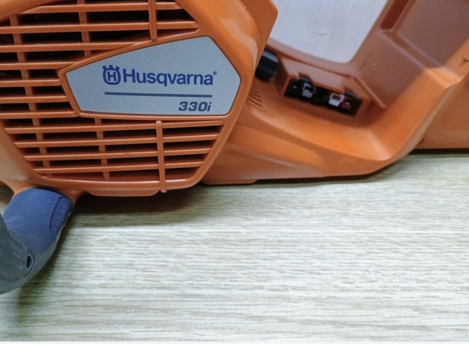 Акумулаторна резачка Husqvarna 330i