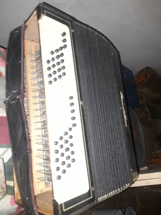 Продам баян б/у..