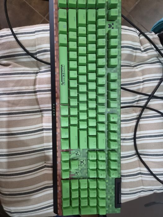 Tastatura Gaming Razer Black widowV 4 Minecraft edition
