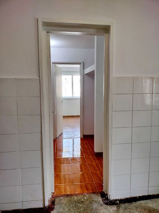 Apartament două camere de vânzare în Petroșani