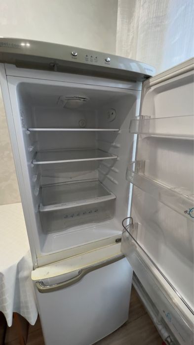 Холодильник samsung
