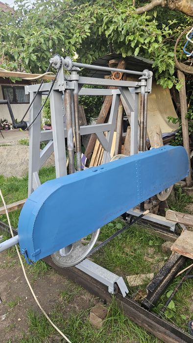 Banzic orinzontal cu aparat de ascuțit panze automat