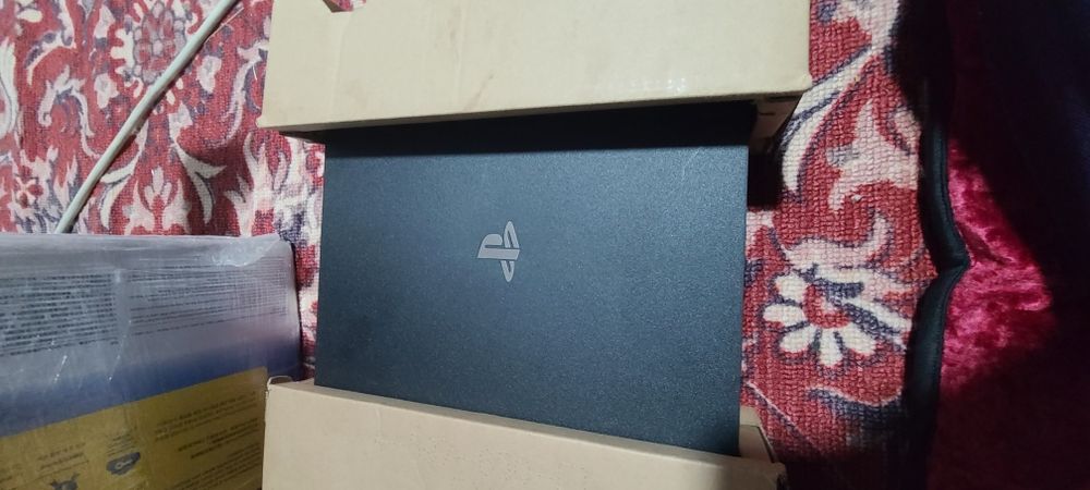 Playstation 4 pro sotiladi