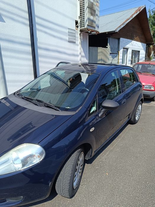 Vând Fiat Punto 2010