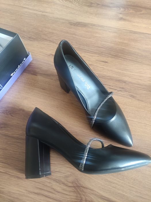 Официални обувки с дебел ток