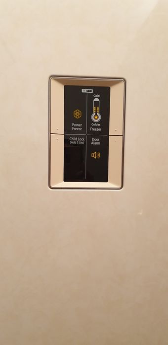 Срочна продам Холодильник Samsung