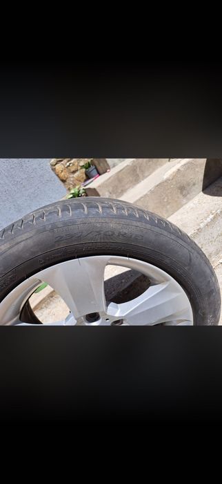 Vând patru jante BMW cu gume Michelin vară 70% 235/50 R18 si patru gume 4 sezoane 225/55R17 70%