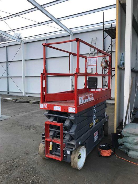 Inchiriem nacele electrice si diesel la super pret in toata tara!