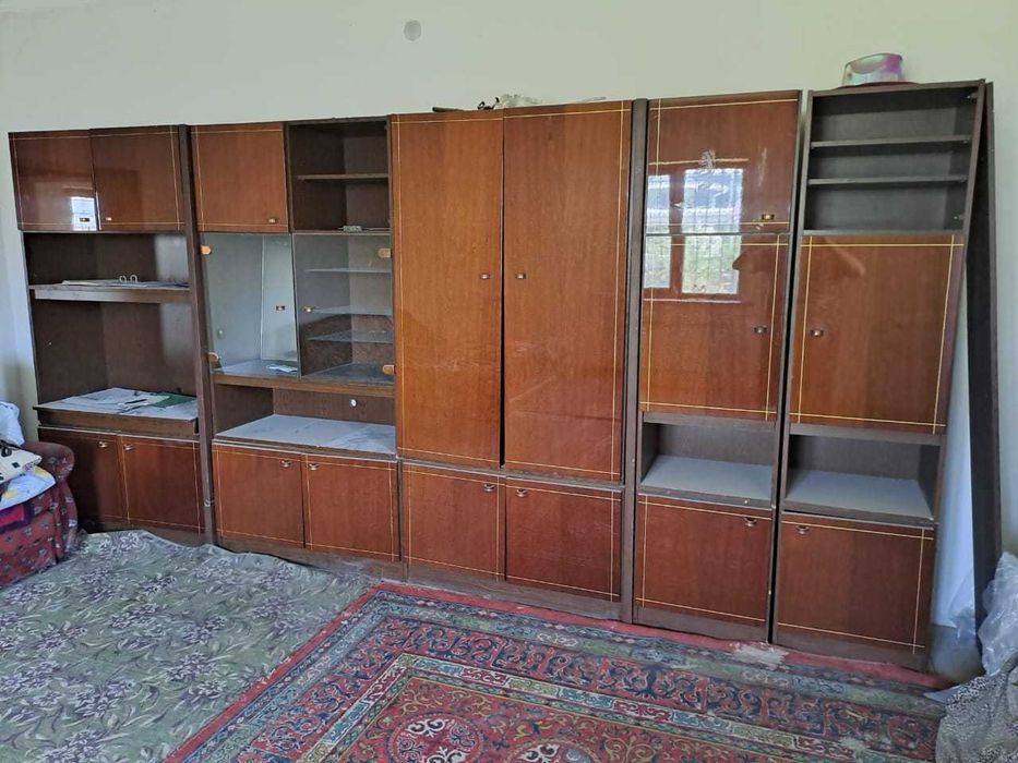 Стенка,кровати одно и двухспальная