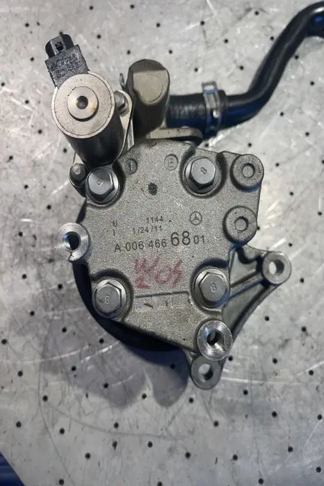 Pompa servodirectie mecanica Mercedes-Benz C-Class 2008