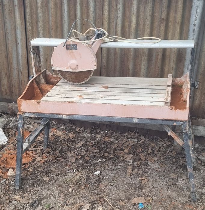 Продаётся профессиональный электрический плиткорез P.I.T. P40070.