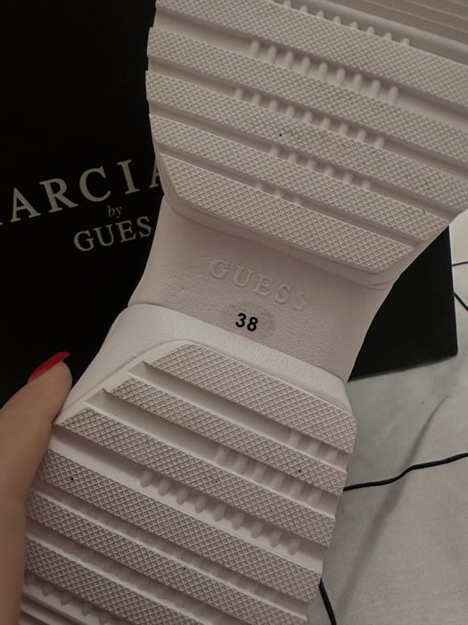 Обувки GUESS 38 номер