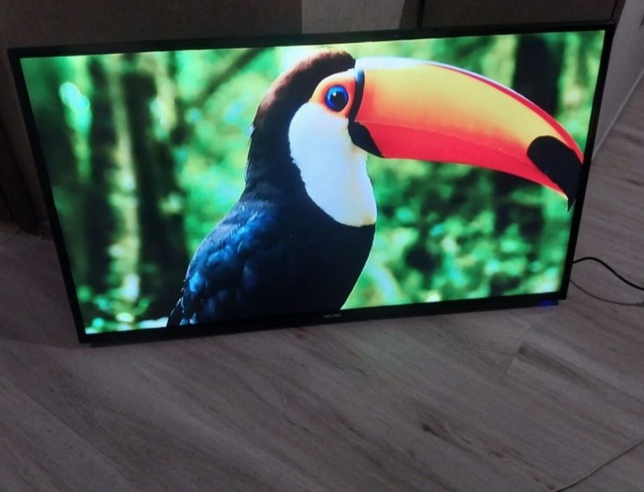 Телевизор Samsung 101см. Со смарт приставкой и кронштейном.