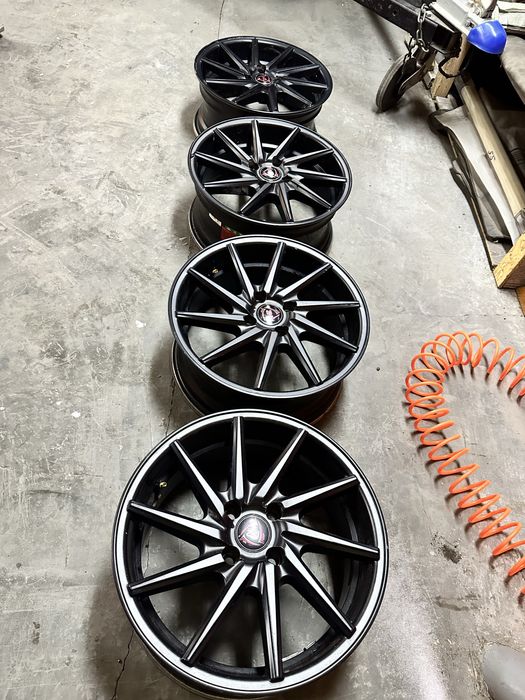 Продам диски R 16 подходят на все модели ваз так же акцент рио