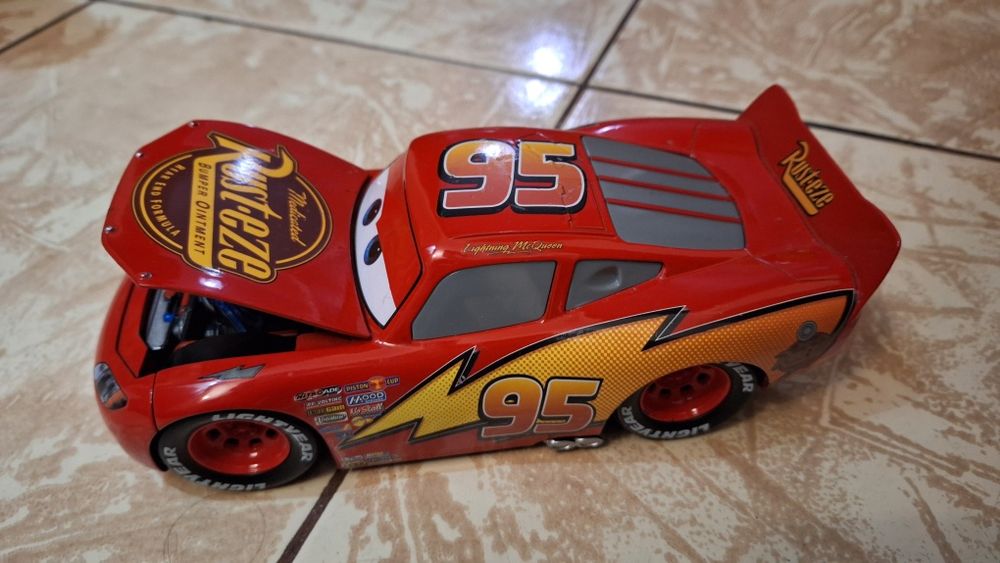 Метален автомобил Светкавицата Маккуин