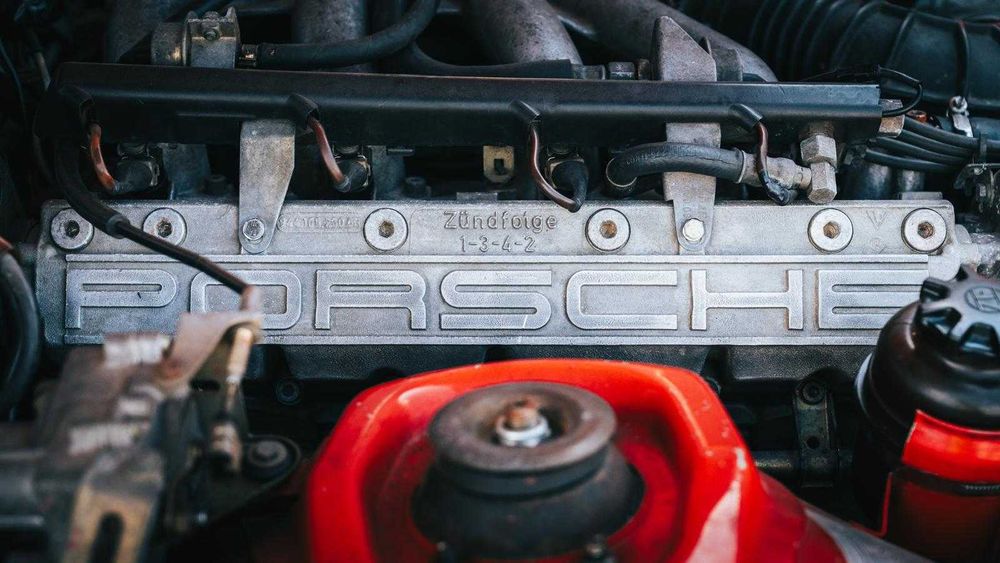 Porsche 944 atestat retromobil