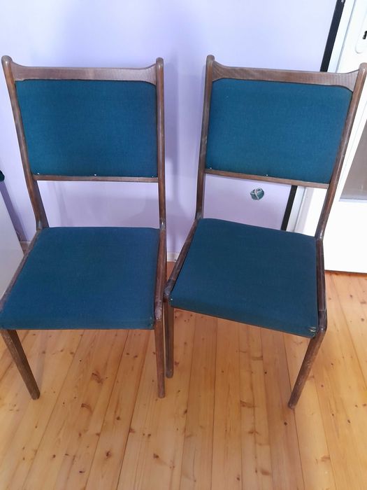 Четири Стола в отлично състояние!