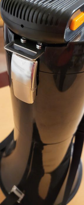 Громкоговоритель чёрный