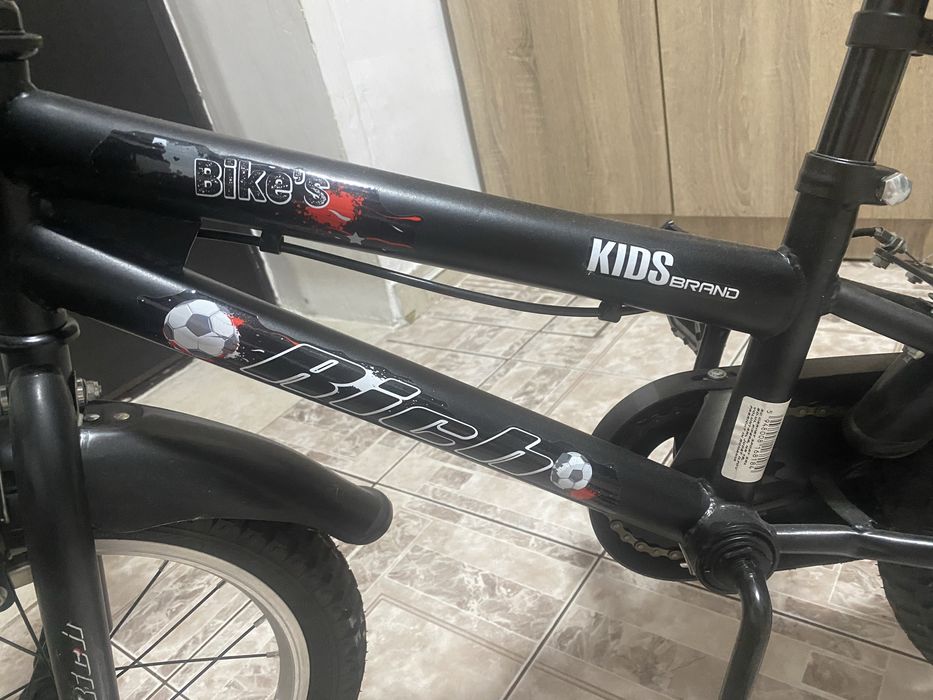 Bicicleta copii aproape noua