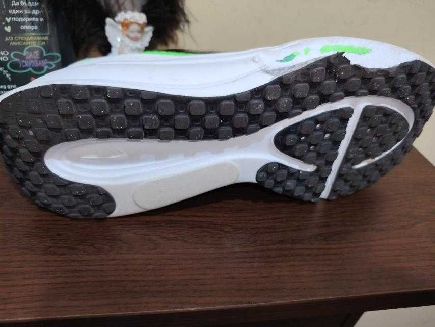 Продавам маратонки Nike Revolution 8