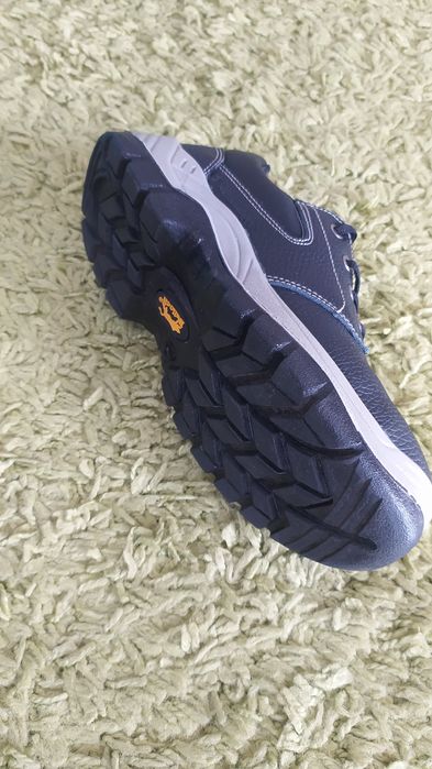 Pantofi de protecție noi