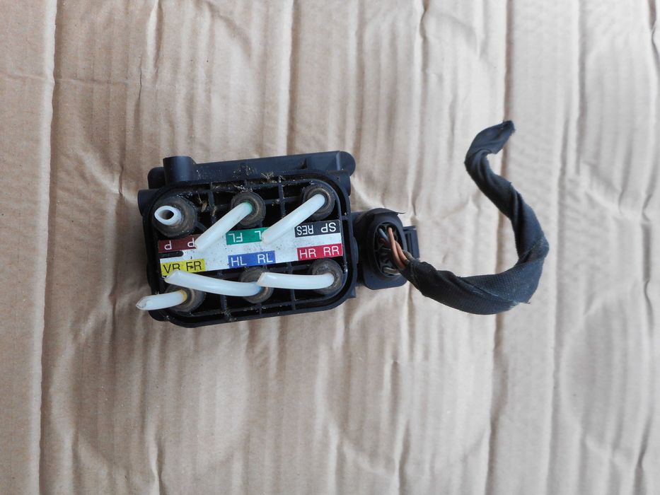 Разпределител за въздушно окачване , клапан и airmatic от Мерцедес