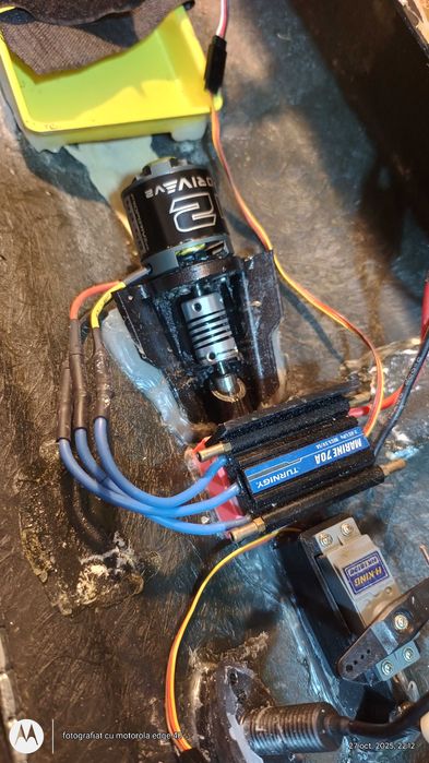 Reparatii navomodele pescuit, Autopiloti, barcute pescuit.