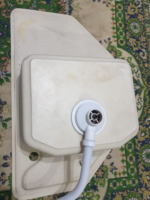 Раковина керамическая