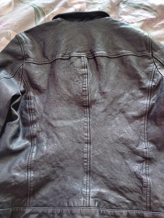 Vând geacă de piele Superdry L. Nouă!!!