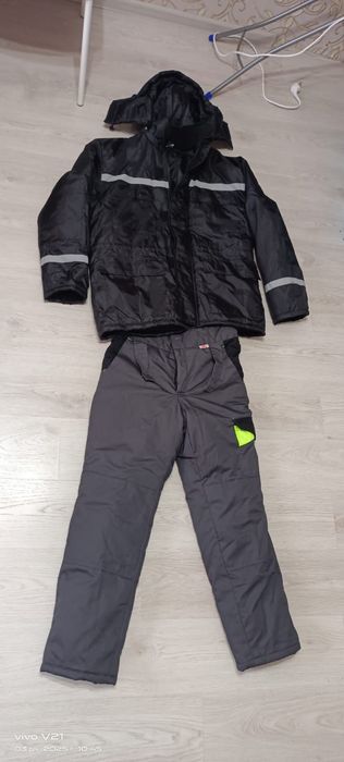 Продается бушлат, берцы