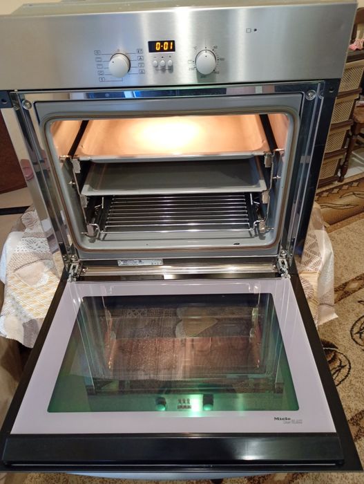 Фурна за вграждане Miele